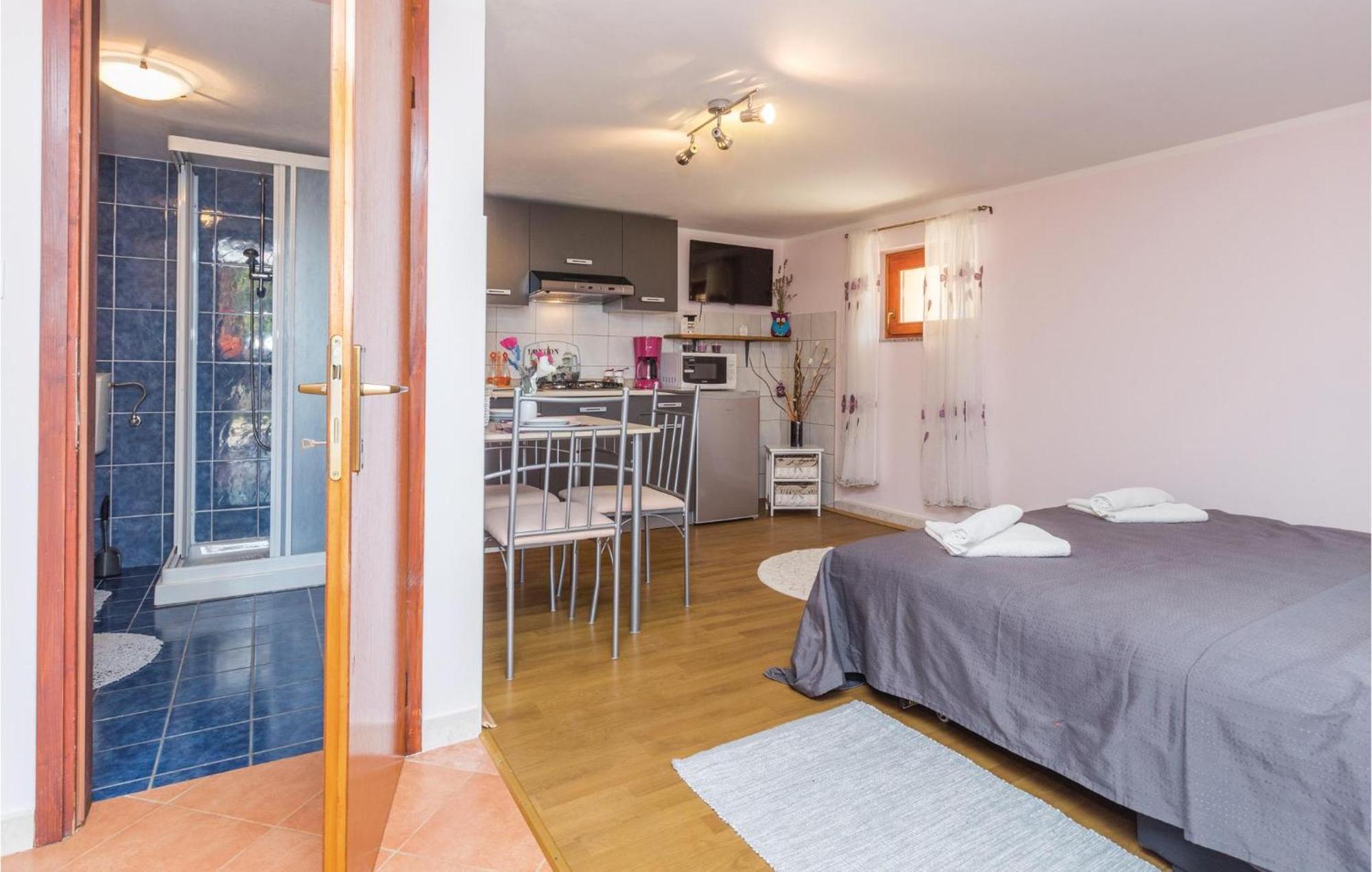Stunning Apartment In Radmani With Wifi Bagian luar foto
